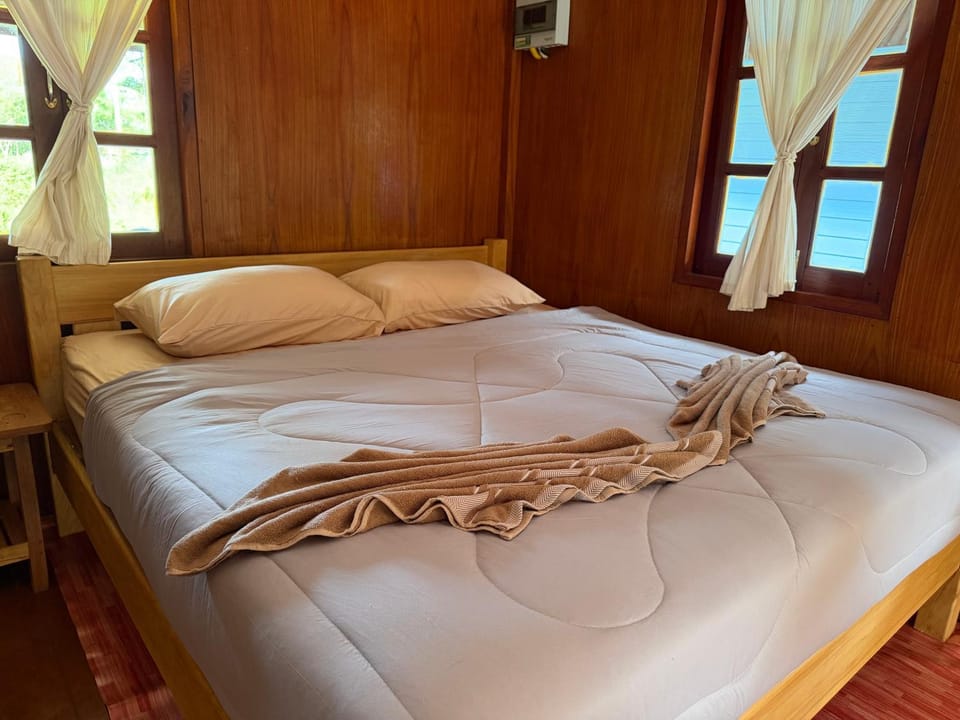 Ja Mia's Bungalow at Pasai Beach Nature lodge in Krabi Changwat