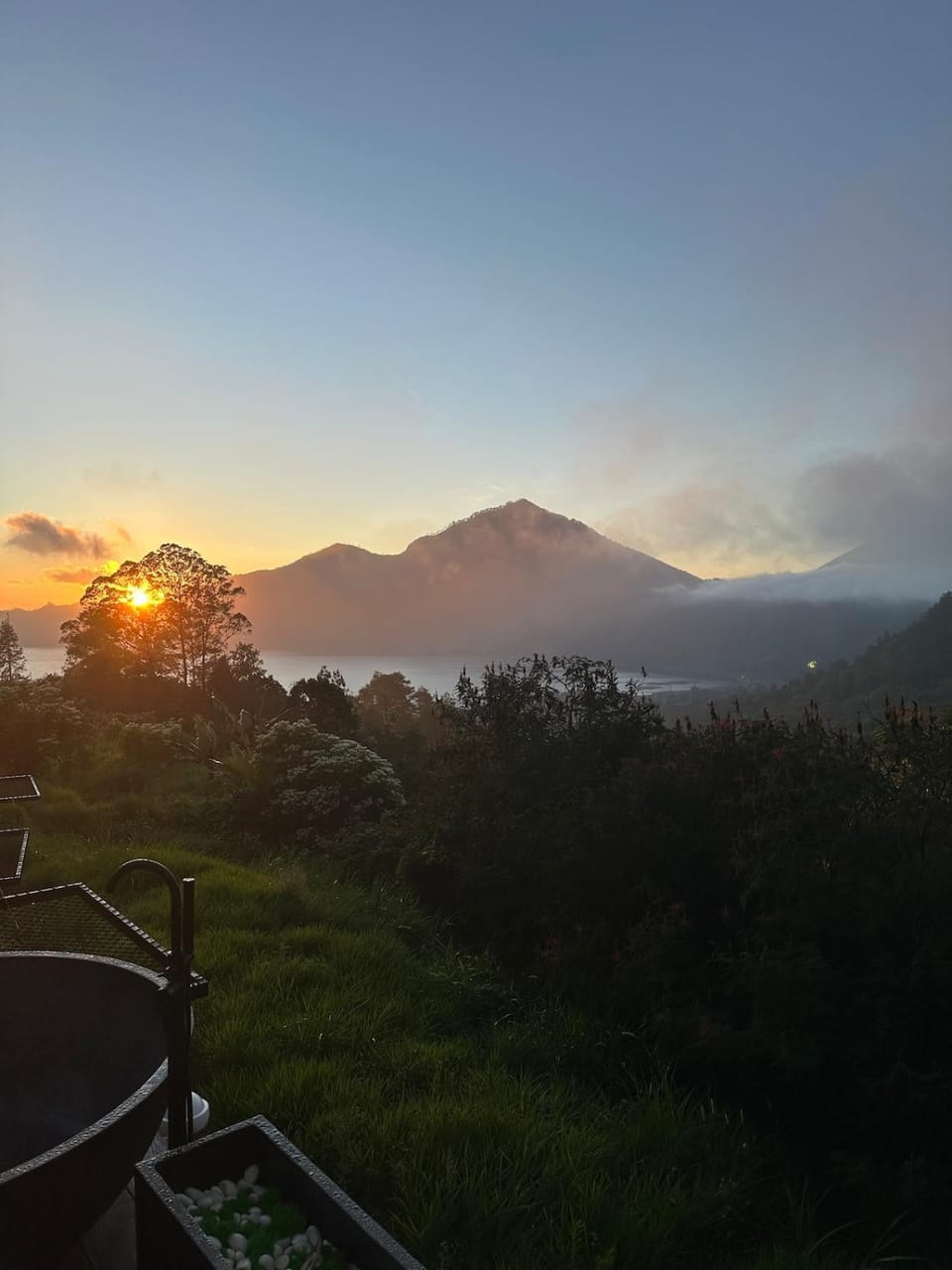 Natural landscape, Lake view, Mountain view, Sunrise