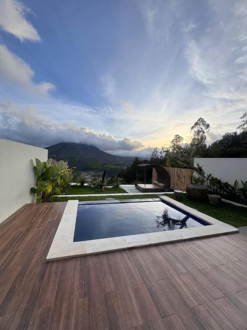 Natural landscape, Mountain view, Swimming pool, Swimming pool, Sunrise, Sunset