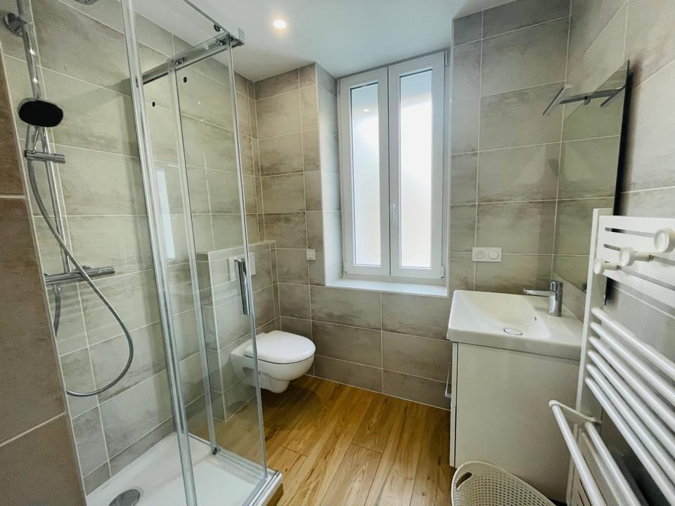 Shower, Bathroom