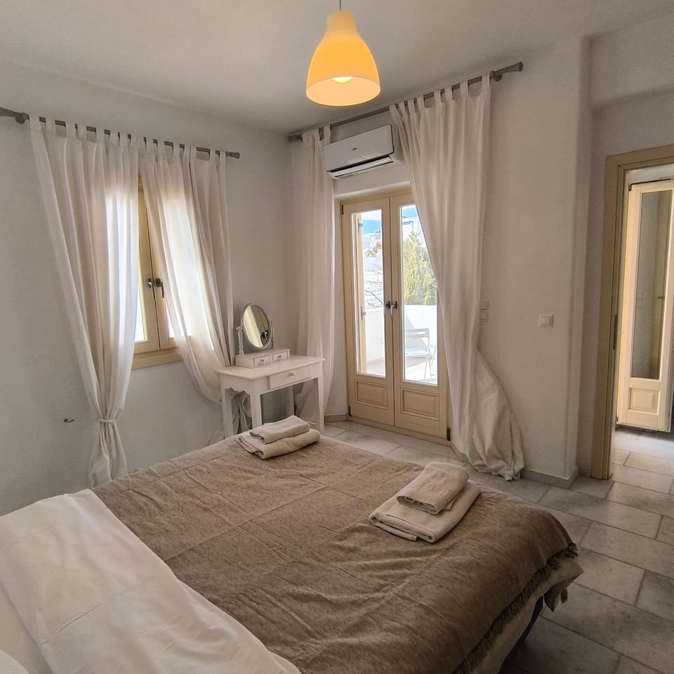 Theros Casa Logaras Apartment in Paros, Greece