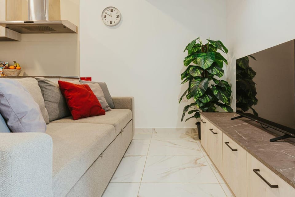 Sea-Side Suites Apartment in Sliema