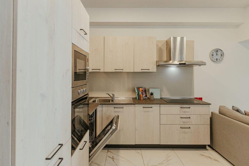 Sea-Side Suites Apartment in Sliema