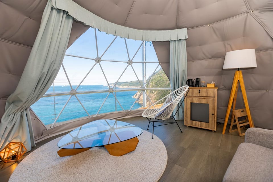 Natural landscape, Living room, Photo of the whole room, Sea view