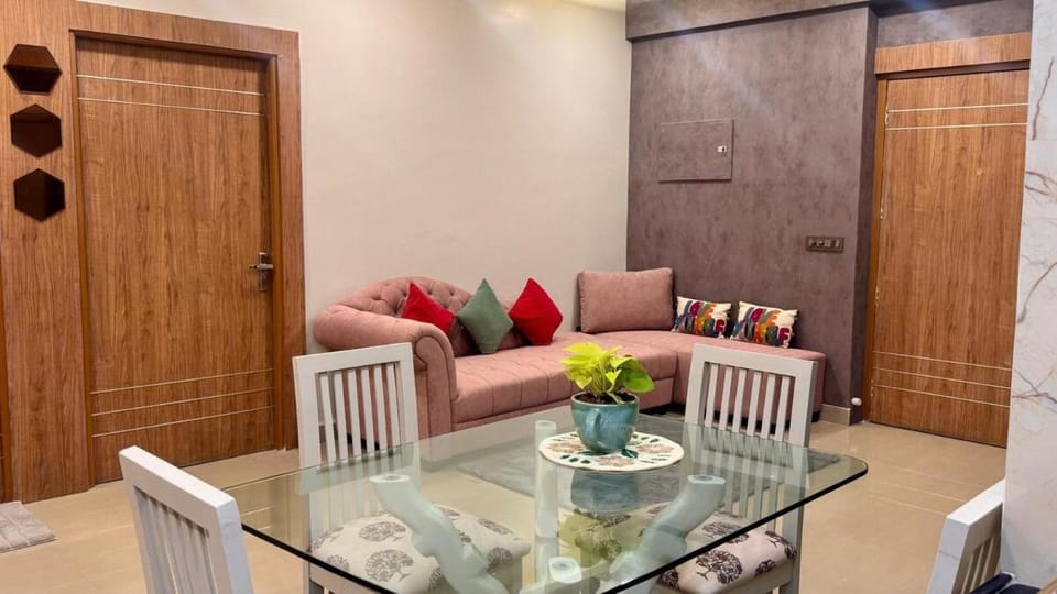 Seating area, Dining area