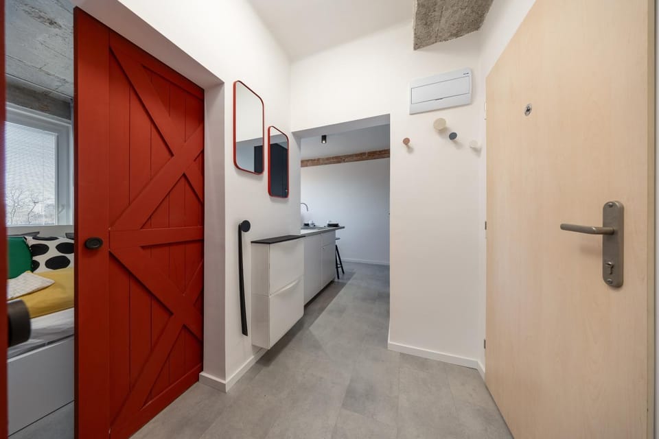 Bed, Kitchen or kitchenette, Photo of the whole room, Bedroom, wardrobe