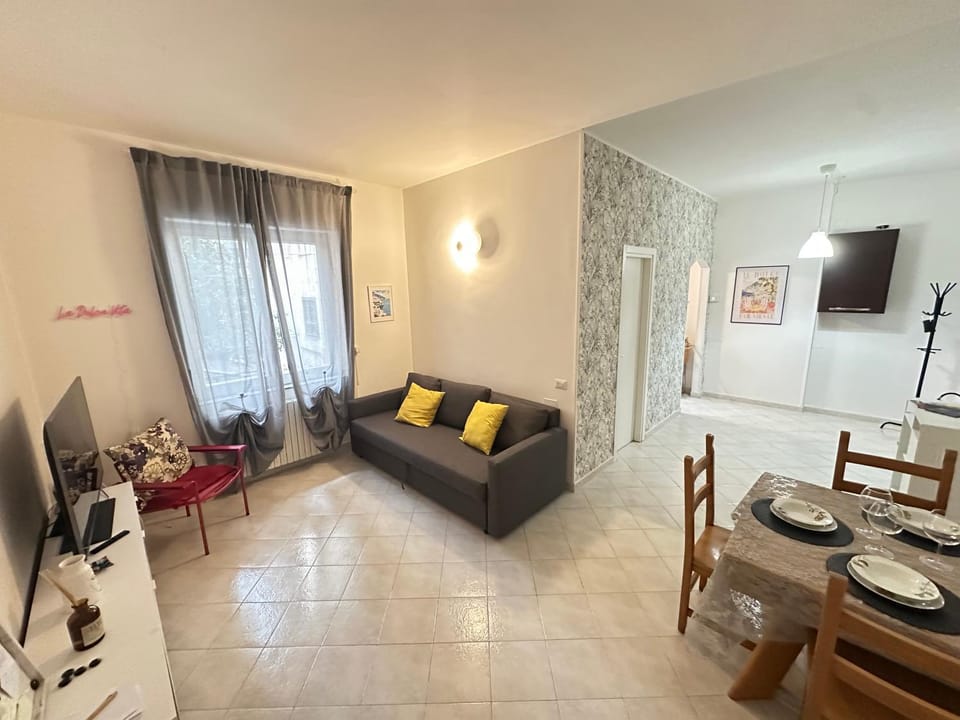 TV and multimedia, Living room, Dining area