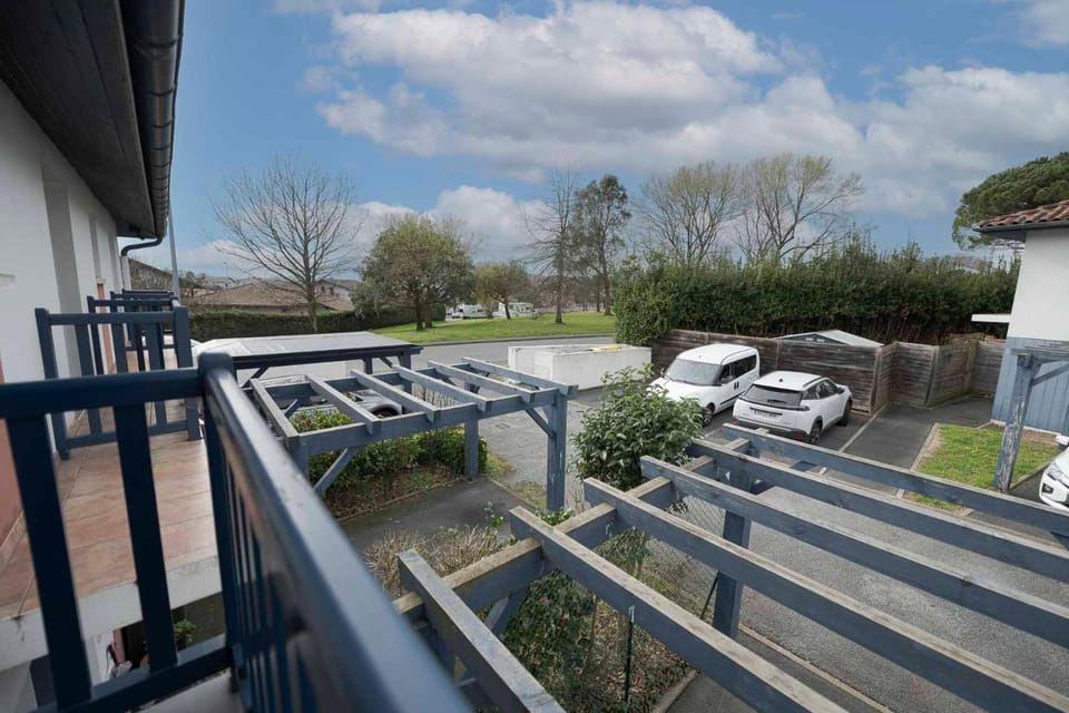Street view, Parking