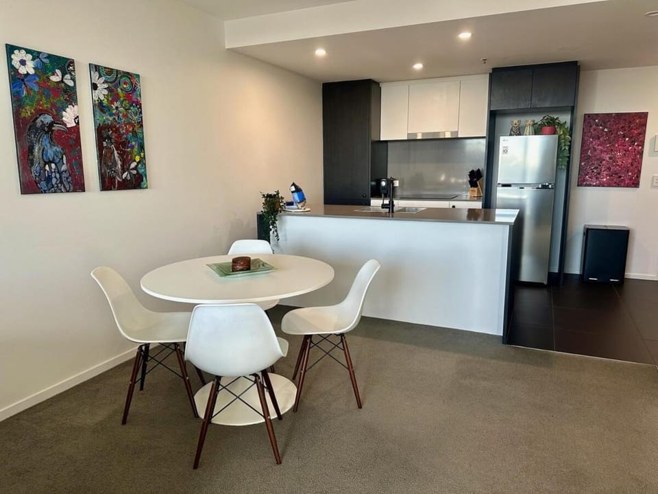 Lake Views Belconnen apartment with 2 bedrooms and sofa bed Apartment in Canberra