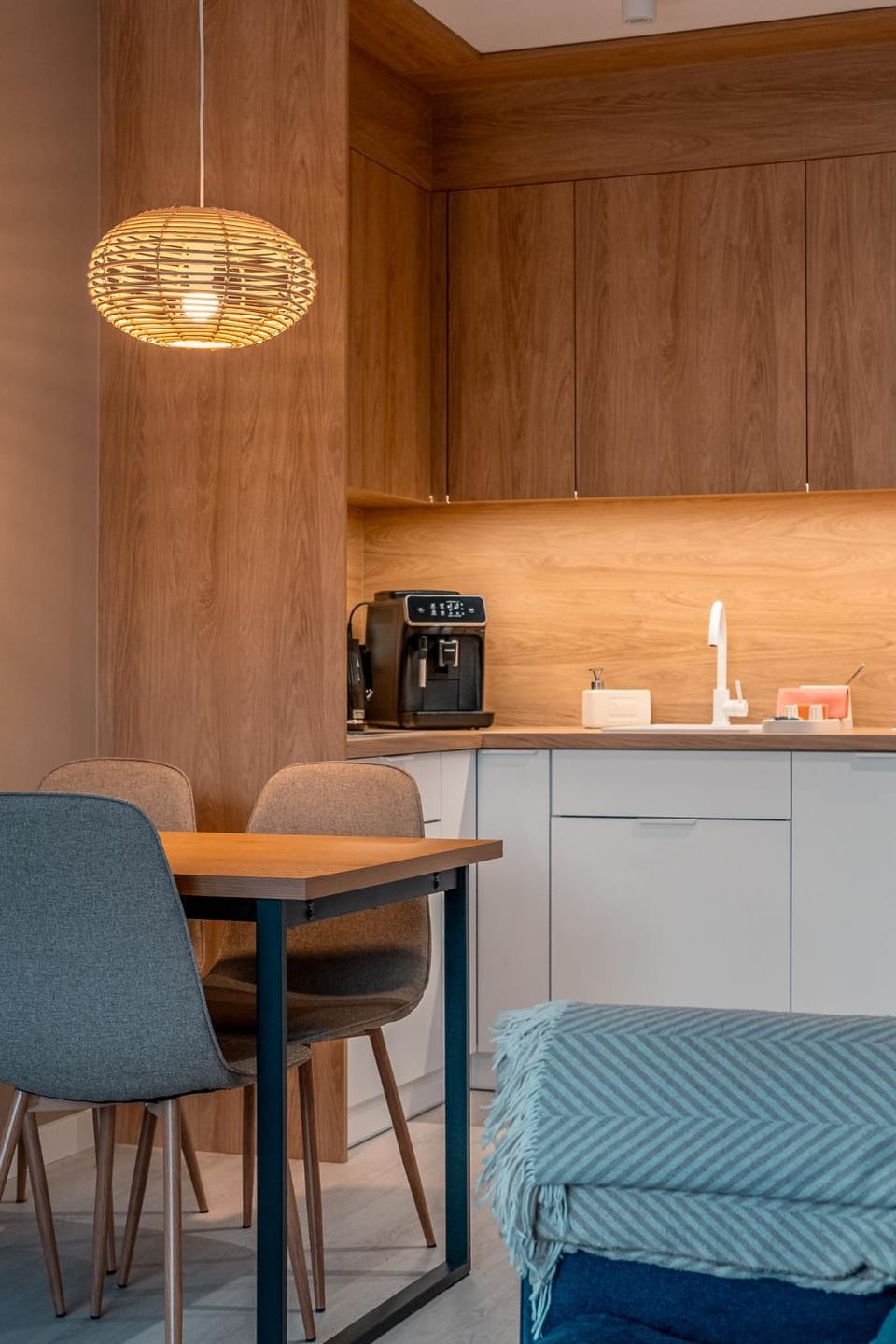 Coffee/tea facilities, Kitchen or kitchenette, Living room, Seating area, Dining area, Breakfast, dishwasher, minibar, pet friendly, stove, toaster