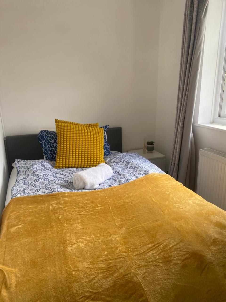 3 Bedroom Luxe Home in Abbeywood House in London