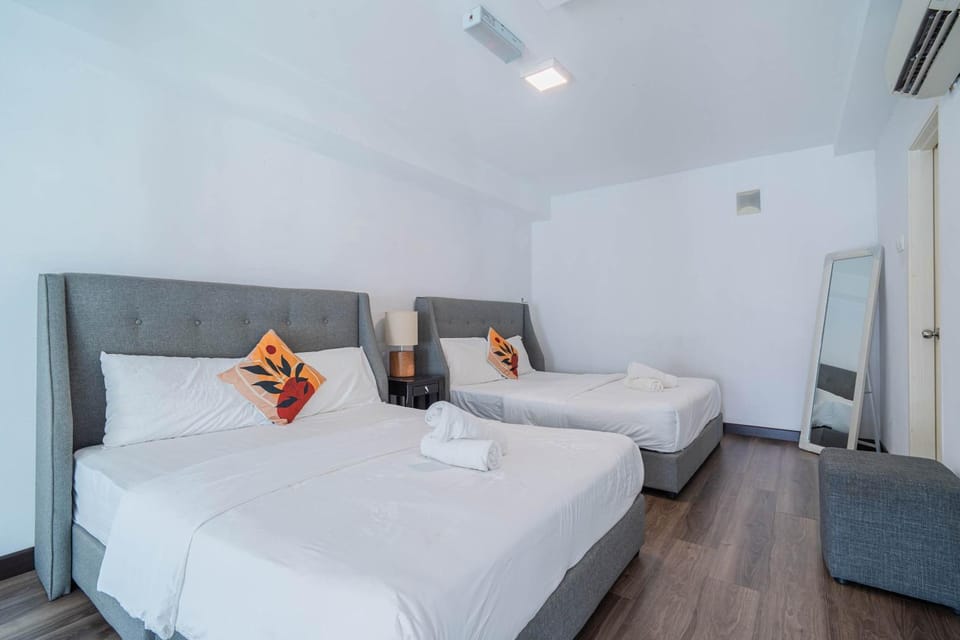 2BR Maritime Suite Duplex George Town SeaView Apartment in George Town