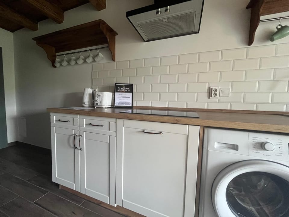 Kitchen or kitchenette, dishwasher, pet friendly, stove, washing machine
