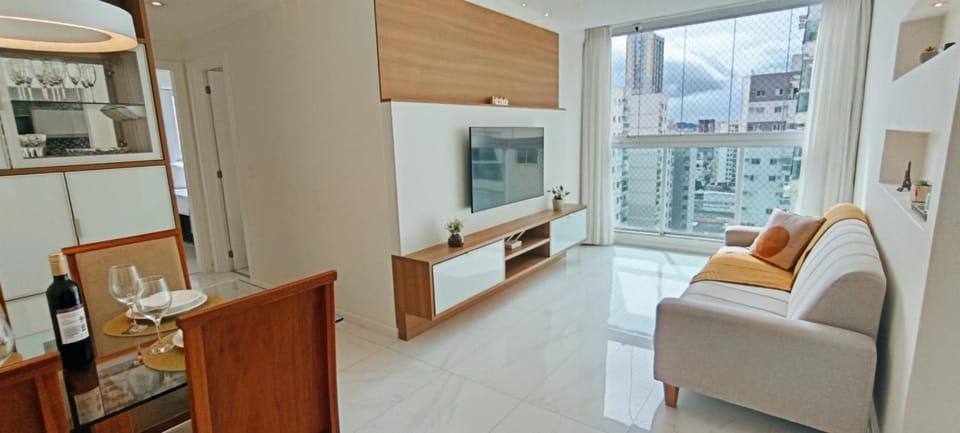 TV and multimedia, Living room, Seating area, Dining area, City view