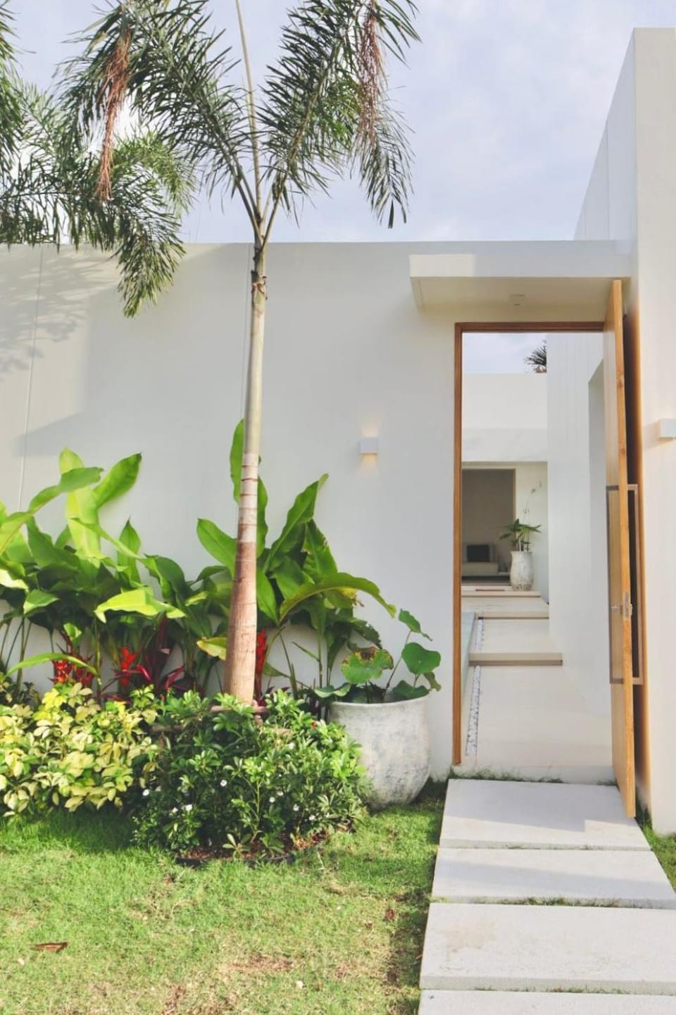 Property building, Facade/entrance, Garden view
