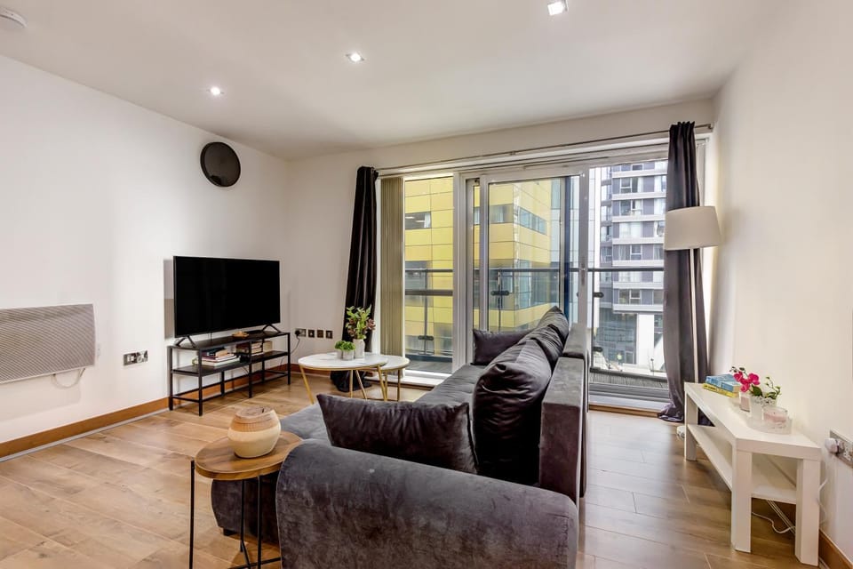 Communal lounge/ TV room, TV and multimedia, Seating area, Evening entertainment