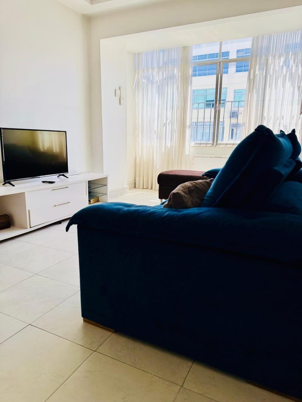Communal lounge/ TV room, TV and multimedia, Living room, Seating area, Evening entertainment