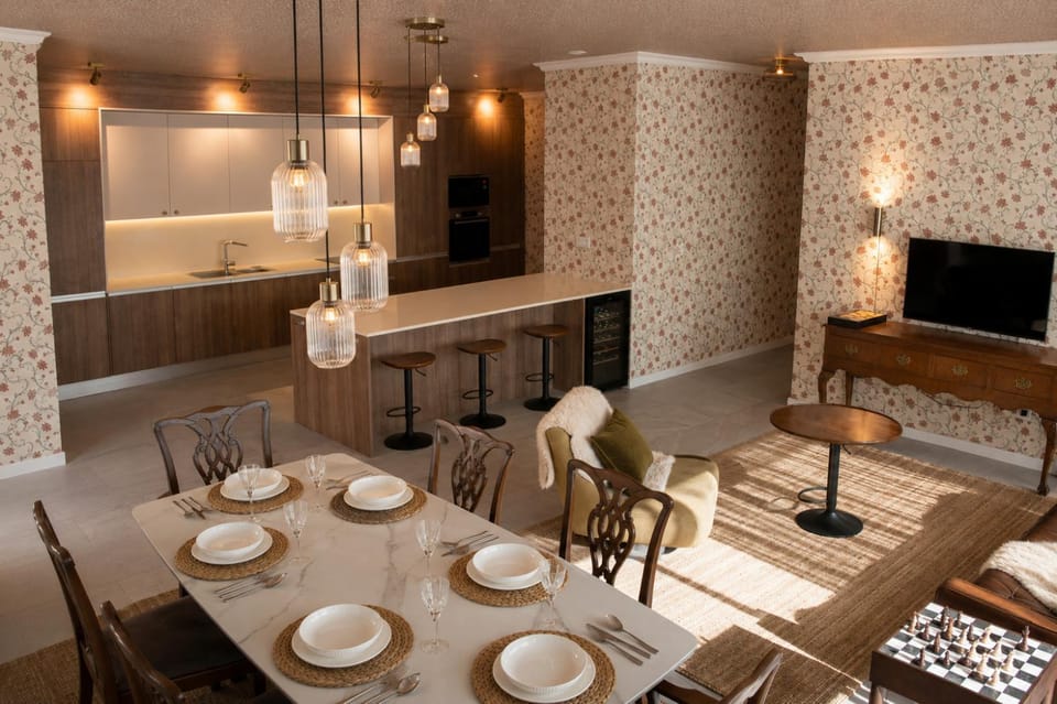 Food and drinks, Food and drinks, Dining area, Food, Entertainment, kitchen