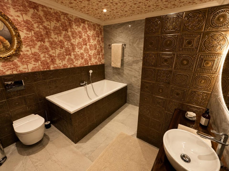 Bathroom, Bath