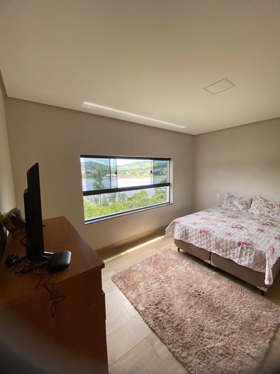 Suítes novas, lindas e confortáveis com roupa de cama- sem toalha e kit higiene Vacation rental in State of São Paulo