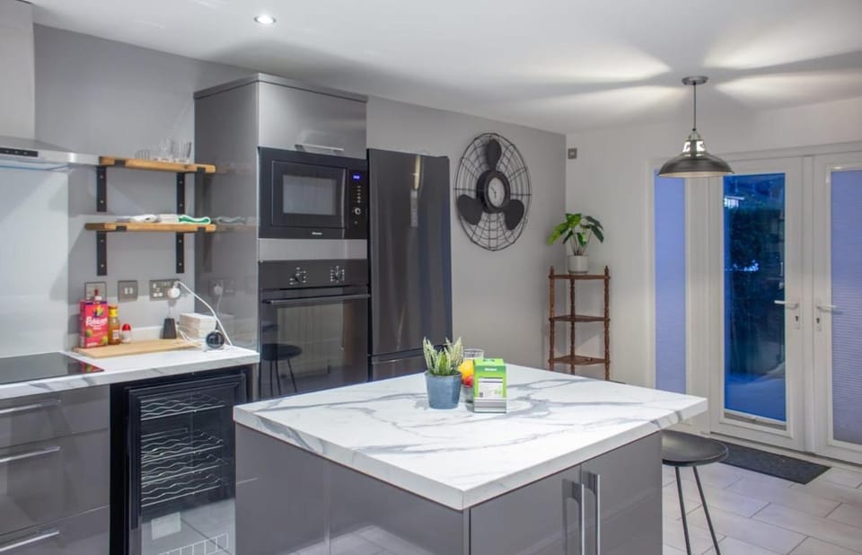 Kitchen or kitchenette, oven, stove