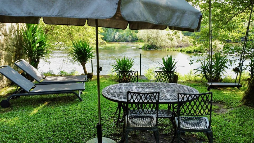 Dining area, Garden view, River view