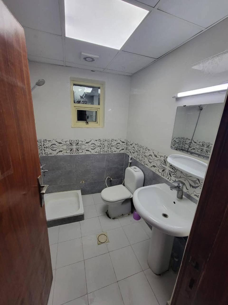 Master room alMajaz men only Apartment in Al Sharjah