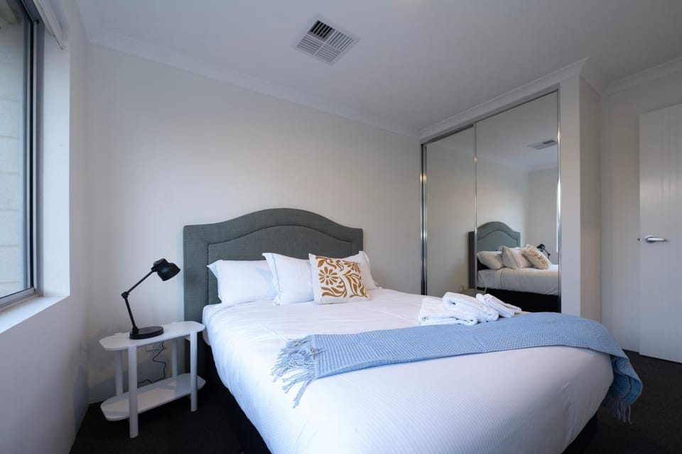 Photo of the whole room, Bedroom, towels, wardrobe