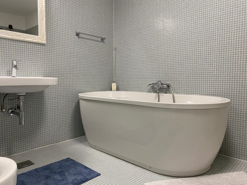 Bathroom, Bath