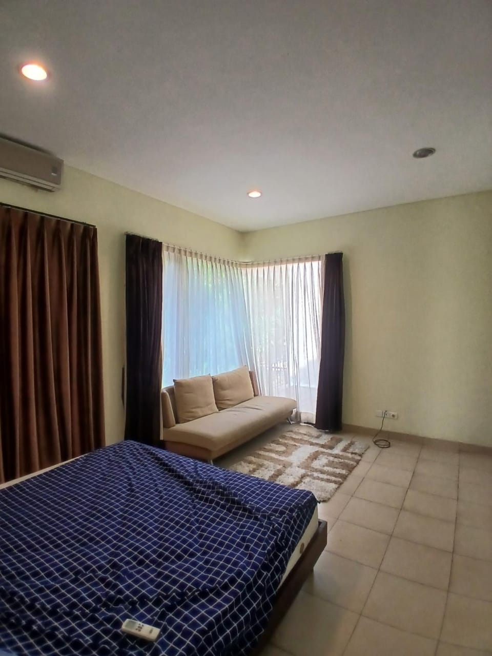 Bed, Living room, Bedroom, air conditioner