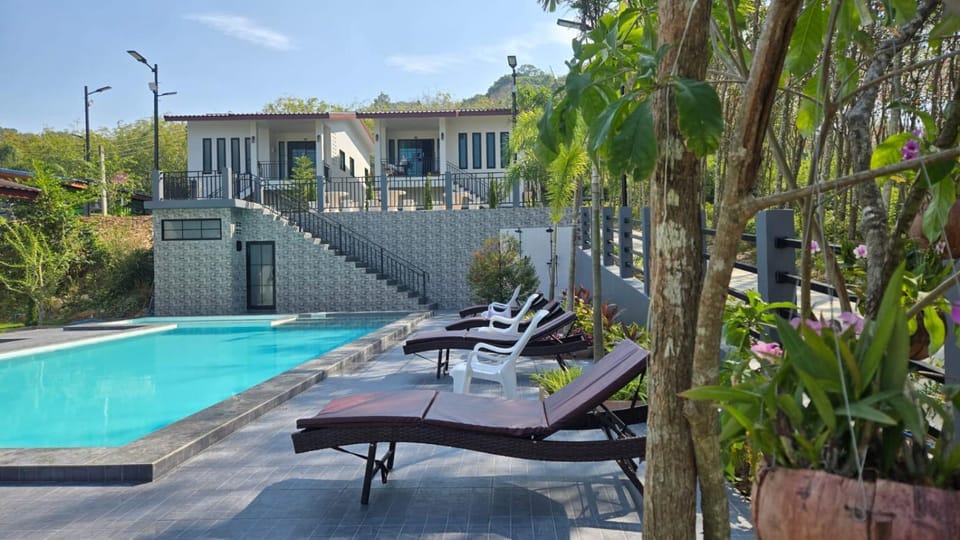 Balcony/Terrace, Swimming pool