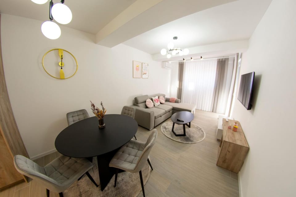 Living room, Seating area, Dining area
