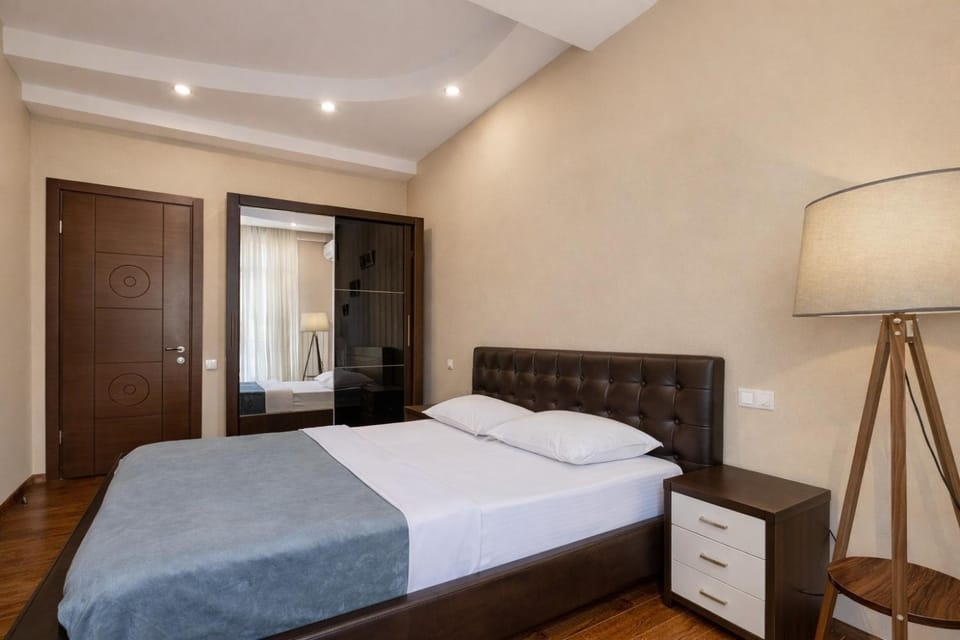 Bed, Photo of the whole room, Bedroom, wardrobe