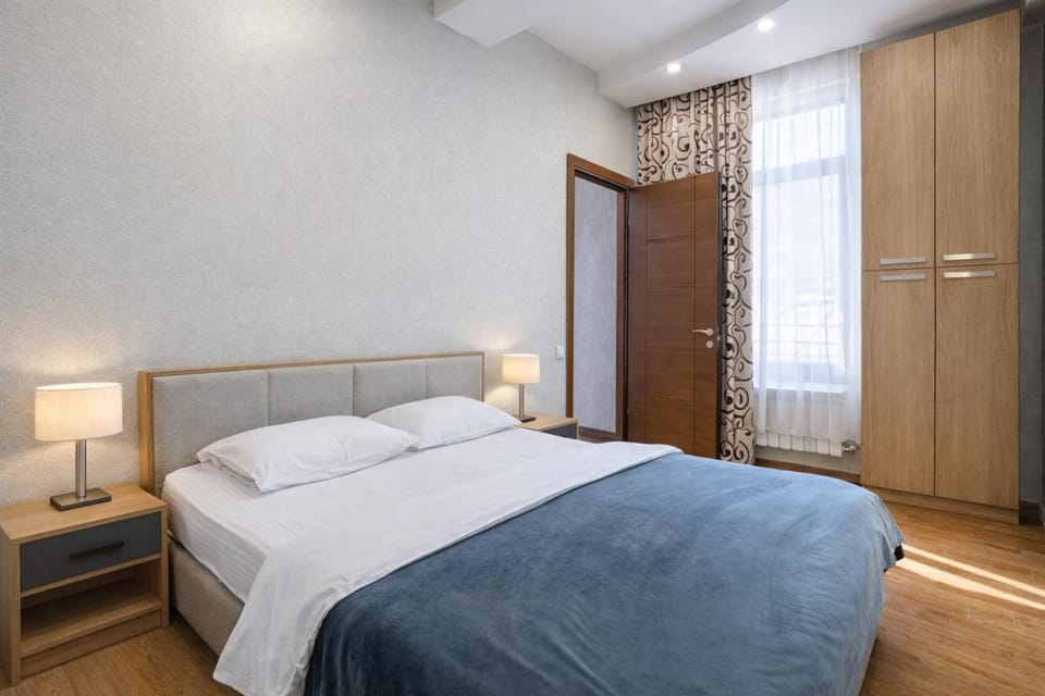 Bed, Photo of the whole room, Bedroom, wardrobe