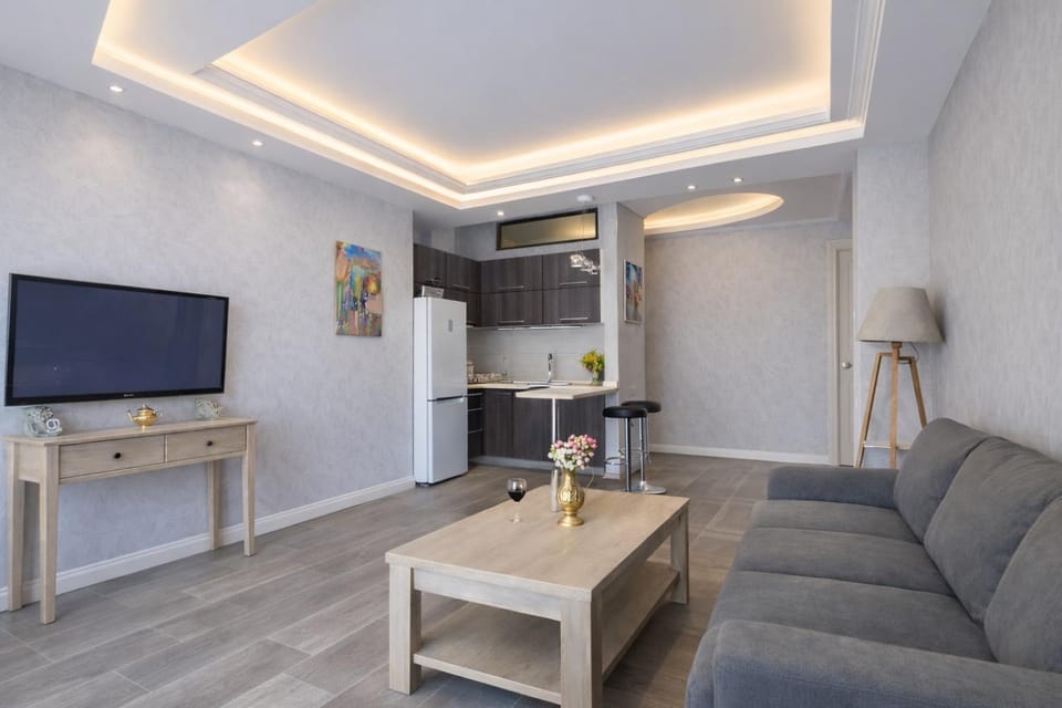 Communal lounge/ TV room, TV and multimedia, Kitchen or kitchenette, Living room, Seating area, Evening entertainment