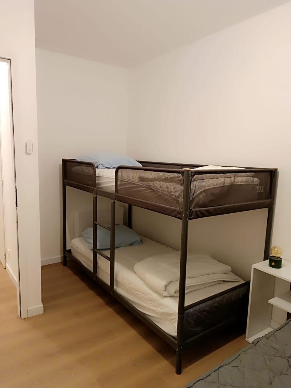 Bedroom, bunk bed