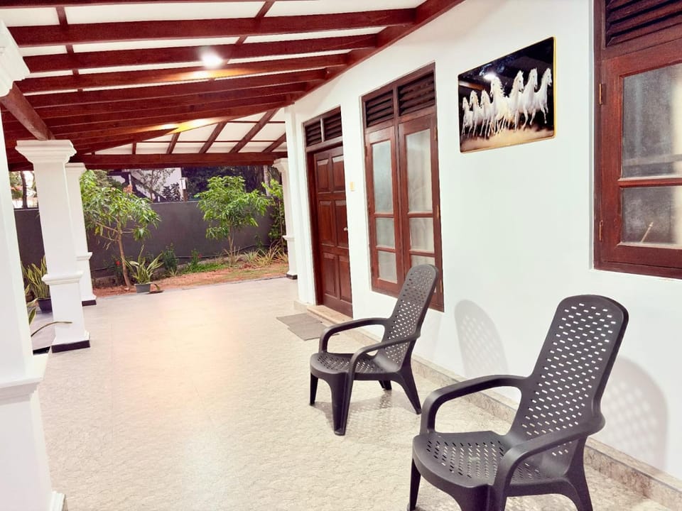 Coastal cloud Villa- one minute to the beach Villa in Southern Province