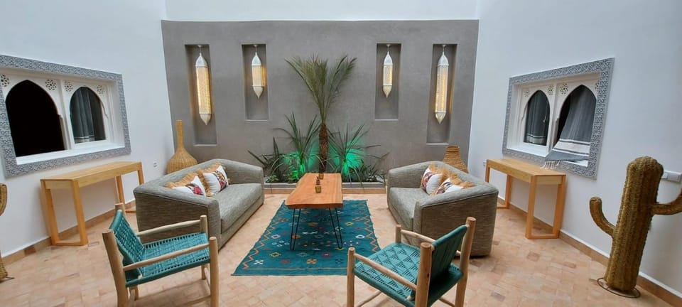 Living room, Seating area