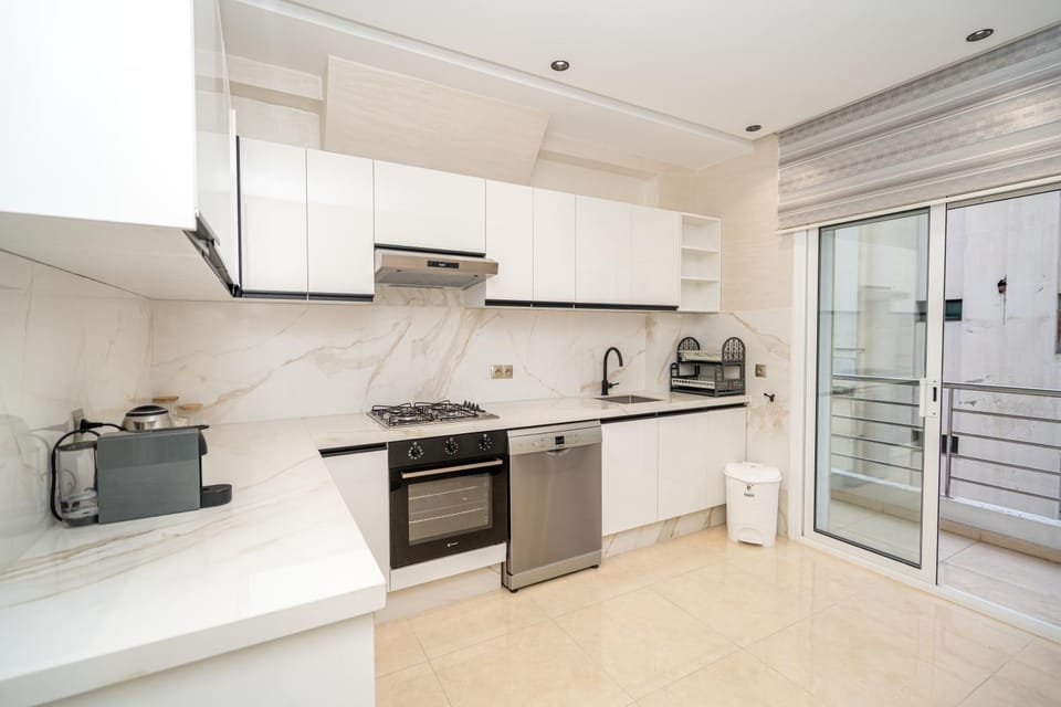 Coffee/tea facilities, Kitchen or kitchenette, oven, toaster