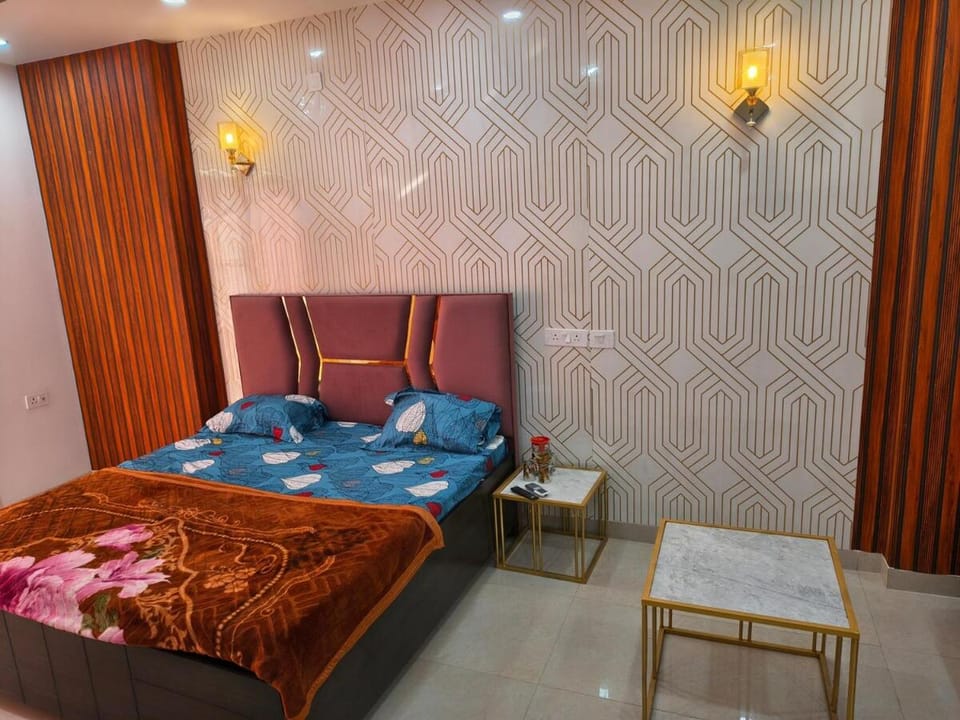 The Sky-high Studio Apartment in Noida