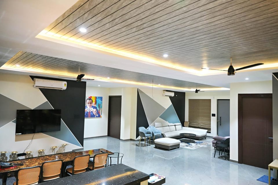 Luxe poolside farmhouse -J House House in Hyderabad