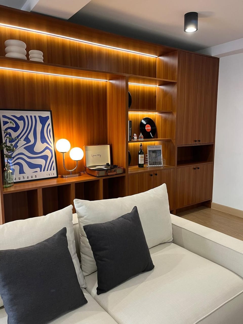 The Mid-Century near Nimman I Spacious Apartment in Chiang Mai