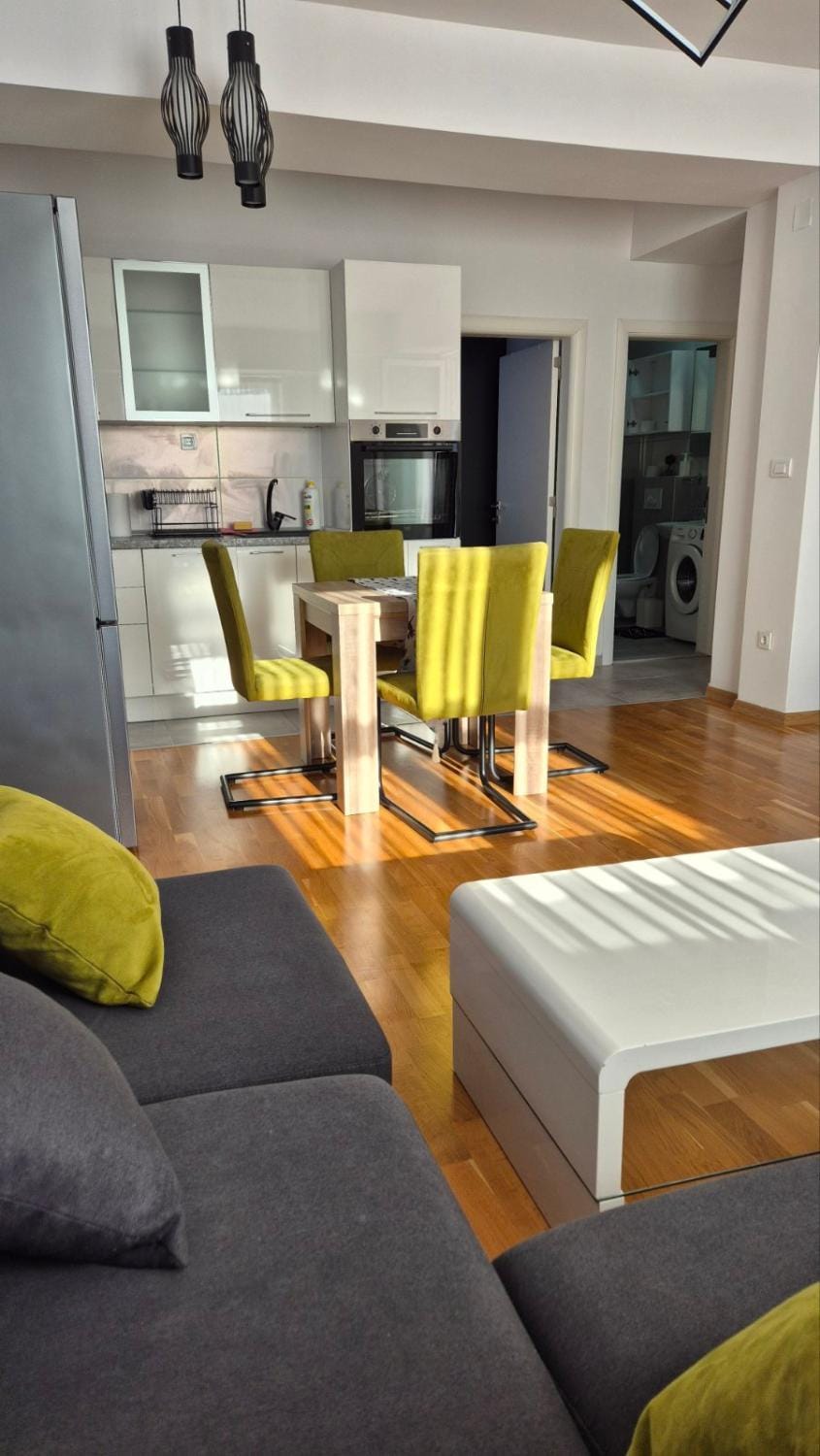 Kitchen or kitchenette, Living room, Seating area, Dining area