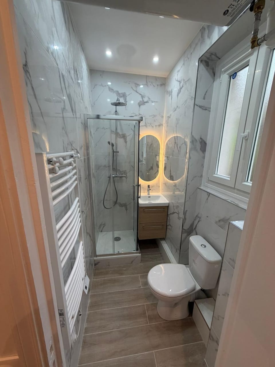 Shower, Toilet, Bathroom, hair dryier, towels