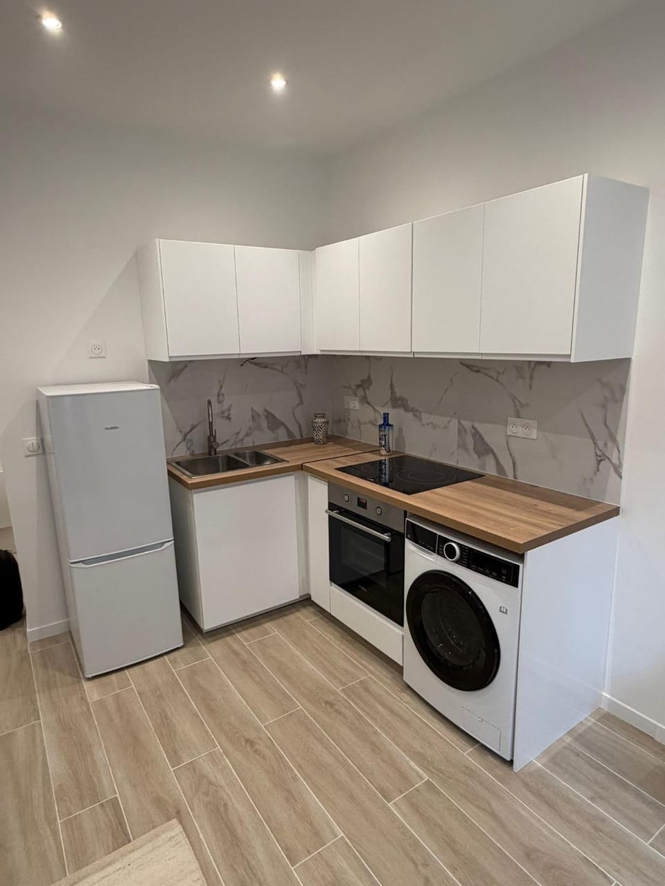 oven, stove, washing machine, dryer, kitchen