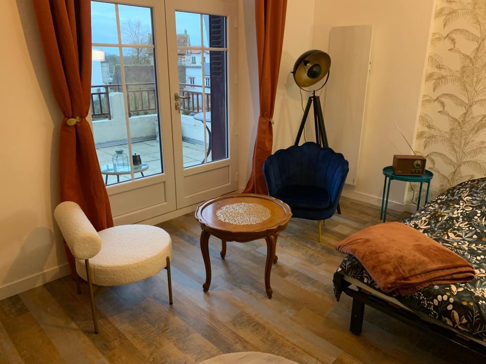 Charmant studio avec grande terrasse Apartment in Bagnoles de l'Orne Normandie