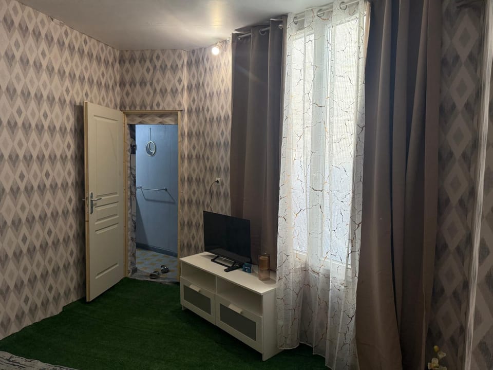 Charmant studio cosy privée Apartment in Drancy