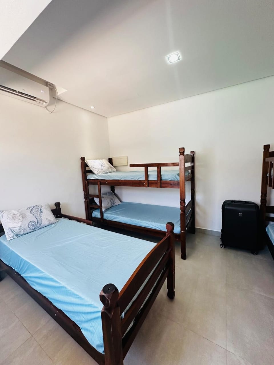 Espaço lazer completo com piscina na praia Peruíbe House in Peruíbe