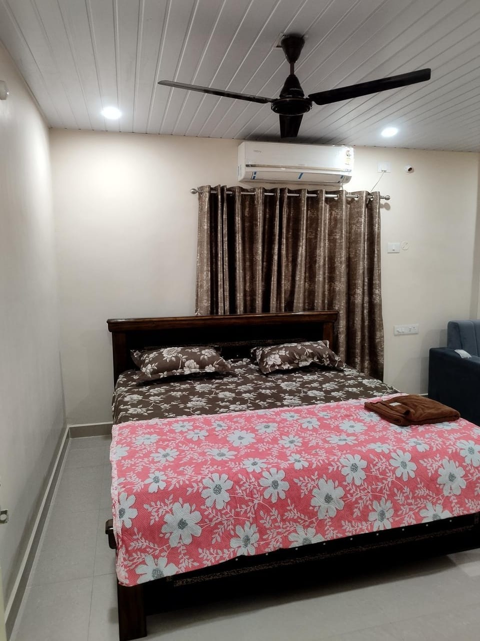 Rahuls Guest House & Service Apartment Near passport Off Muralinagar Apartment in Visakhapatnam