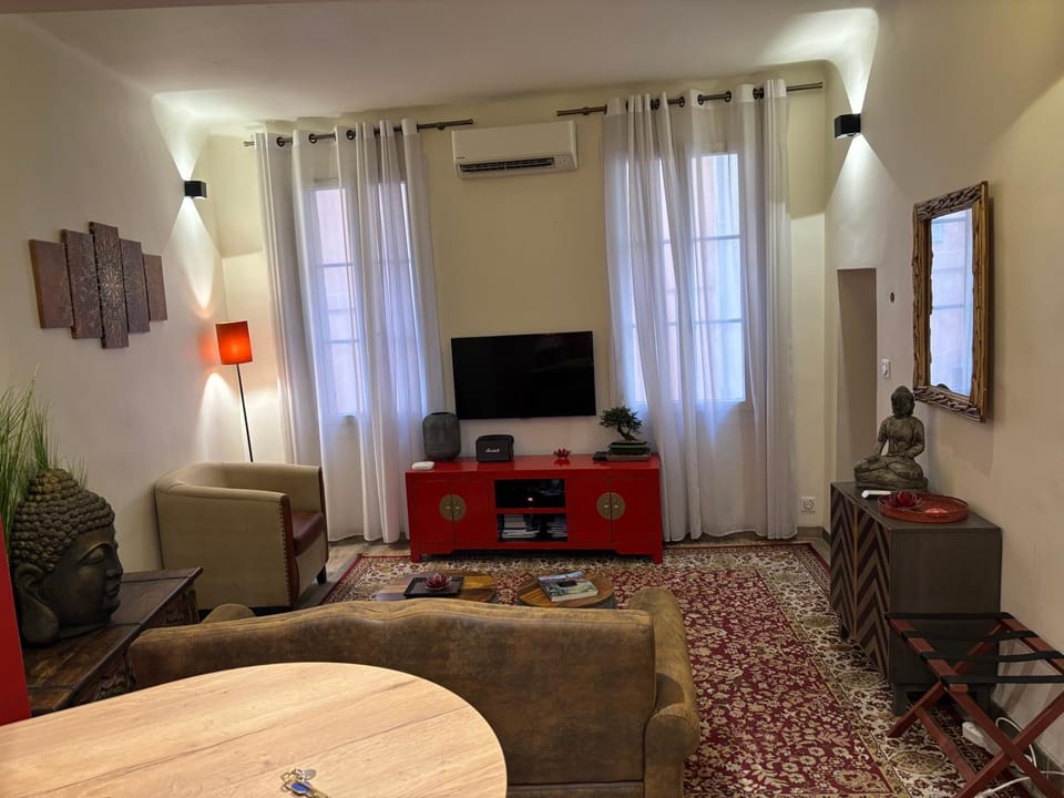 TV and multimedia, Living room, Seating area